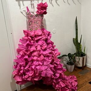 Beautiful Pageant Dress 🤩 💖